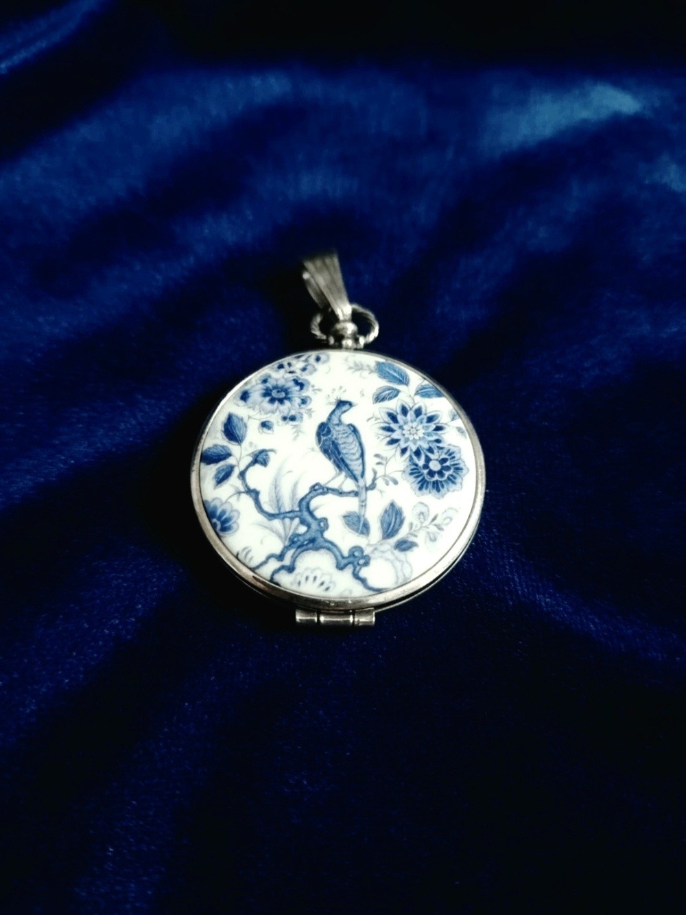 Vintage Goldette Blue White Toile Porcelain Glass Locket Pendant